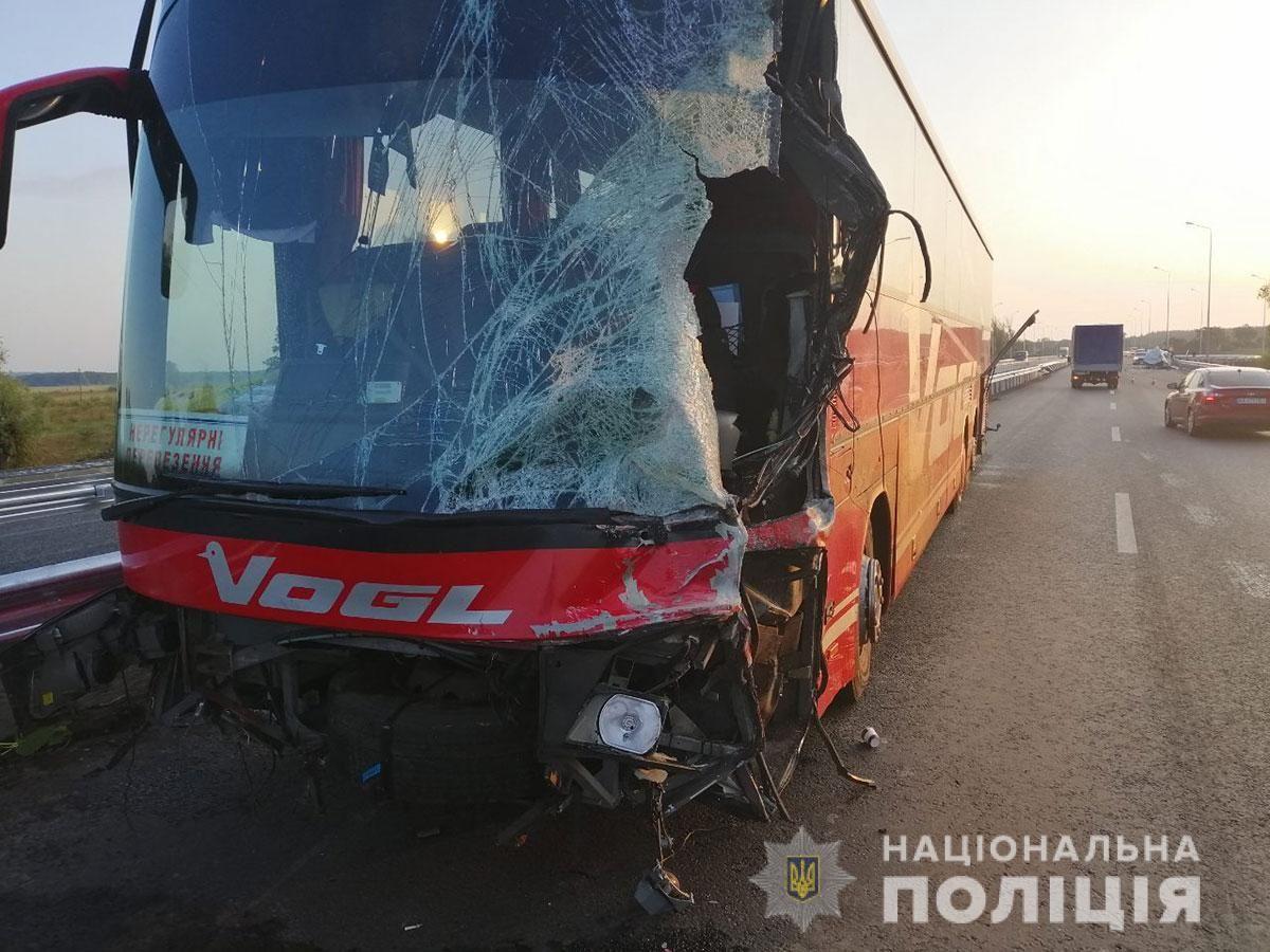 В Полтавской области столкнулись автобус и маршрутка: есть погибшие